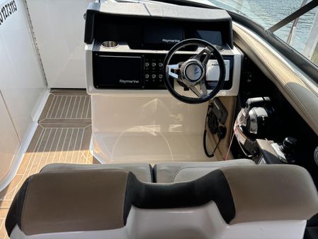 Sea Ray 350 SLX image