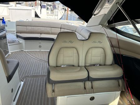 Sea Ray 350 SLX image