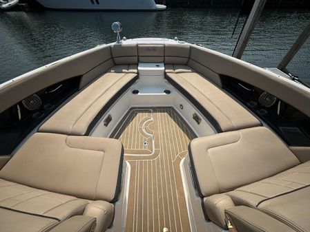 Sea Ray 350 SLX image