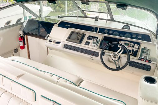 Sea Ray 330 Sundancer image