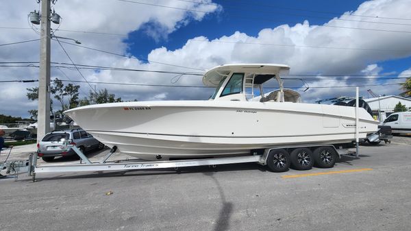 Boston Whaler 350 Outrage