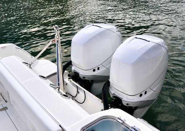 Boston Whaler 320 Outrage image