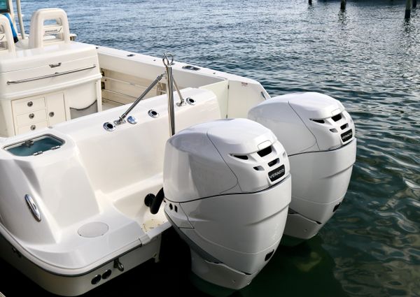 Boston Whaler 320 Outrage image