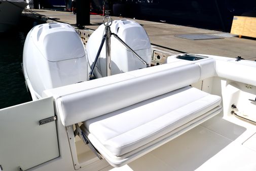 Boston Whaler 320 Outrage image