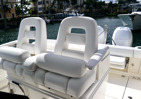 Boston Whaler 320 Outrage image