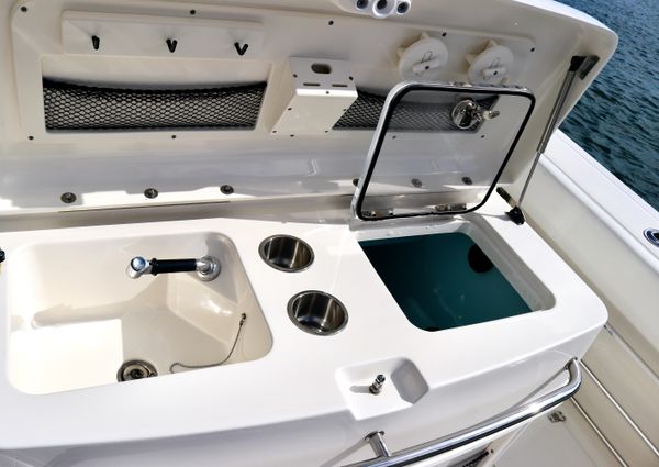 Boston Whaler 320 Outrage image