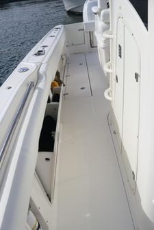 Boston Whaler 320 Outrage image