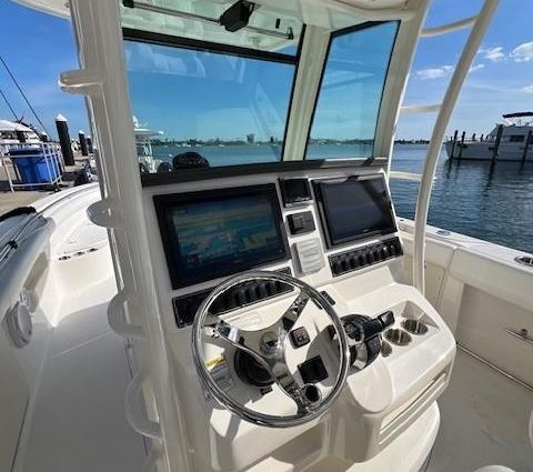 Boston Whaler 320 Outrage image