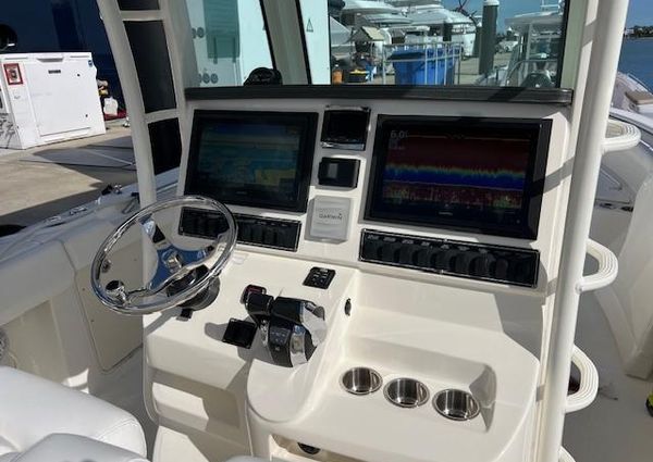 Boston Whaler 320 Outrage image