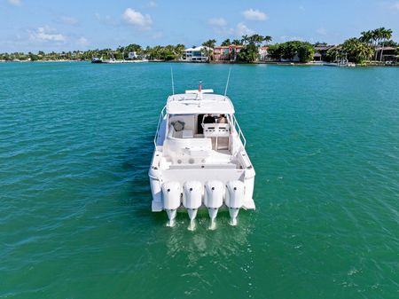 Intrepid 475 Sport Yacht image