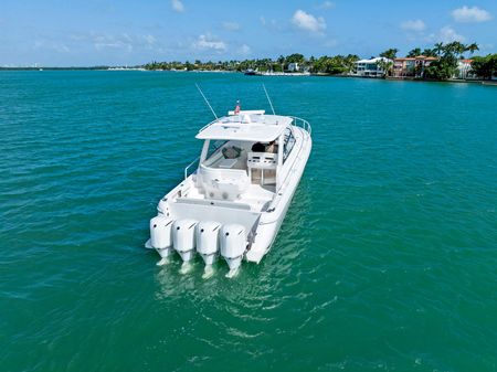 Intrepid 475 Sport Yacht image