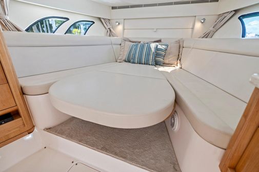 Intrepid 475 Sport Yacht image