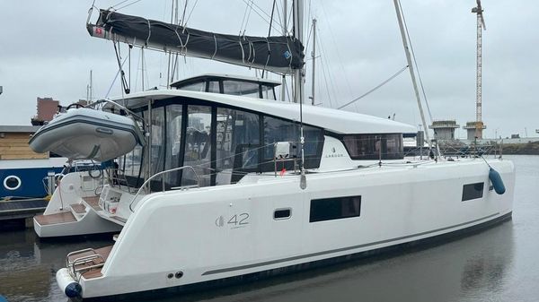 Lagoon 42 