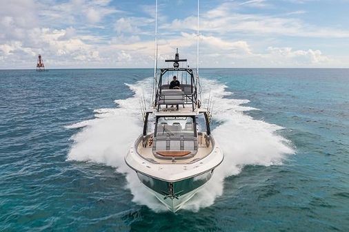 Boston-whaler 420-OUTRAGE image
