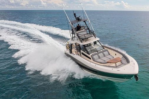 Boston-whaler 420-OUTRAGE image