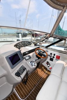 Cruisers-yachts 4270-EXPRESS image