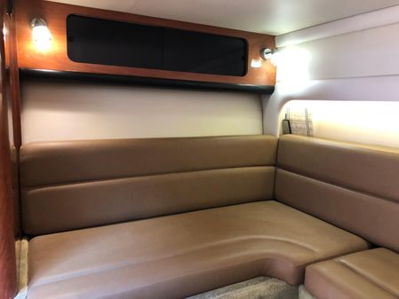 Crownline 330 CR image