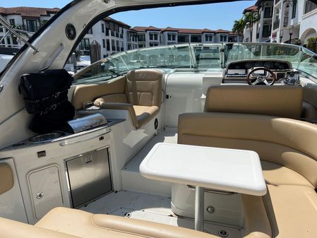 Crownline 330 CR image