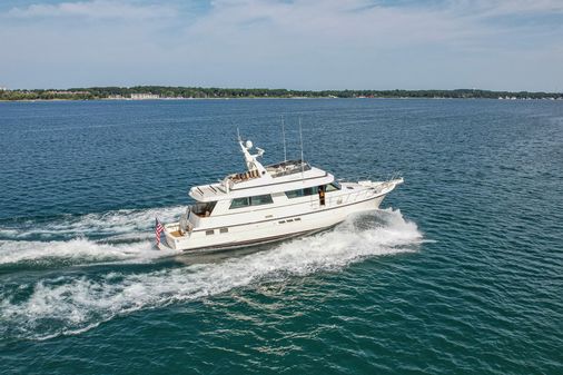 Hatteras 70 Cockpit Motoryacht image