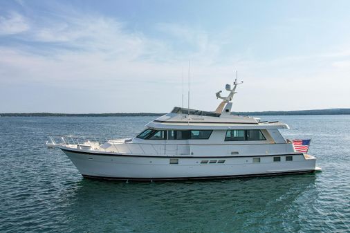 Hatteras 70 Cockpit Motoryacht image