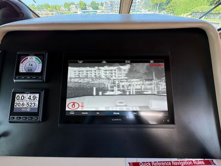 Hatteras 70 Cockpit Motoryacht image