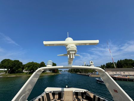 Hatteras 70 Cockpit Motoryacht image