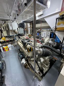 Hatteras 70 Cockpit Motoryacht image