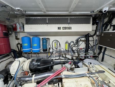 Hatteras 70 Cockpit Motoryacht image