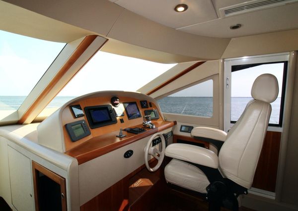 Lazzara 74 MOTOR YACHT image