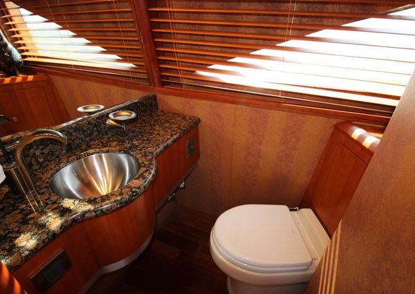 Lazzara 74 MOTOR YACHT image