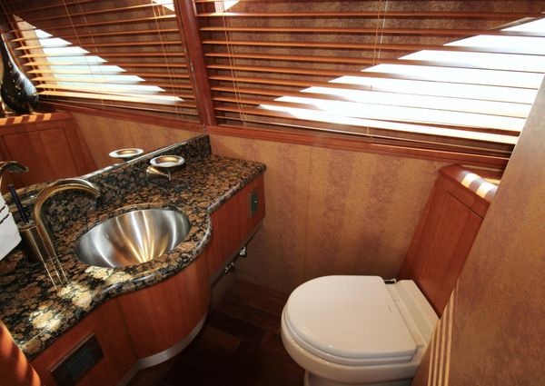 Lazzara 74 MOTOR YACHT image