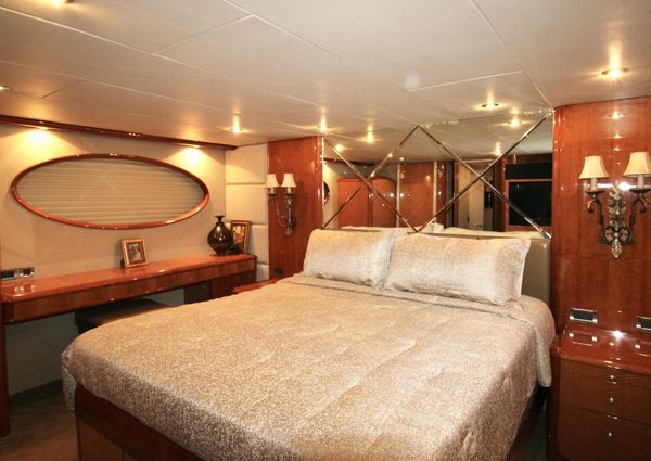 Lazzara 74 MOTOR YACHT image