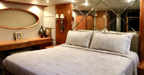 Lazzara 74 MOTOR YACHT image