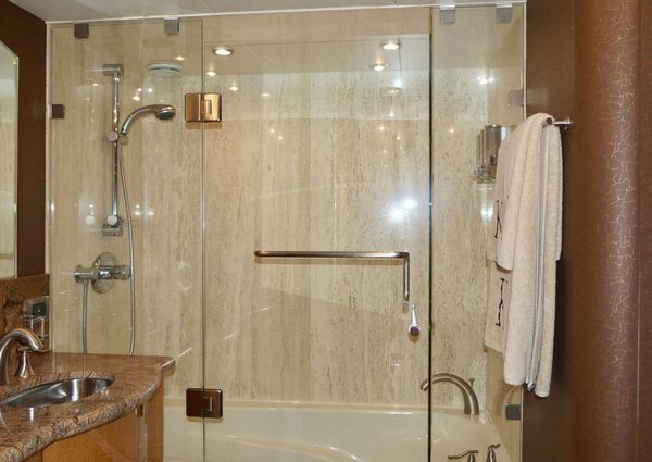 Lazzara 74 MOTOR YACHT image