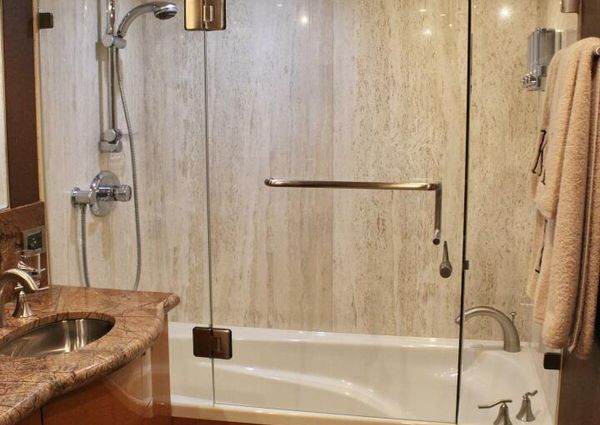 Lazzara 74 MOTOR YACHT image