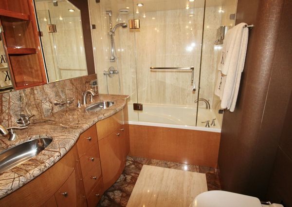 Lazzara 74 MOTOR YACHT image