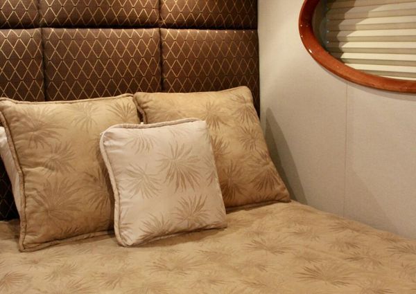 Lazzara 74 MOTOR YACHT image