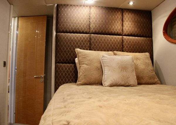 Lazzara 74 MOTOR YACHT image