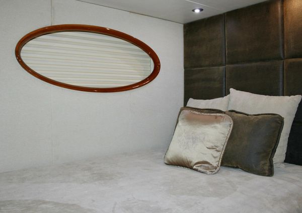 Lazzara 74 MOTOR YACHT image