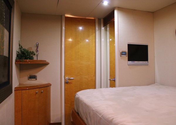 Lazzara 74 MOTOR YACHT image