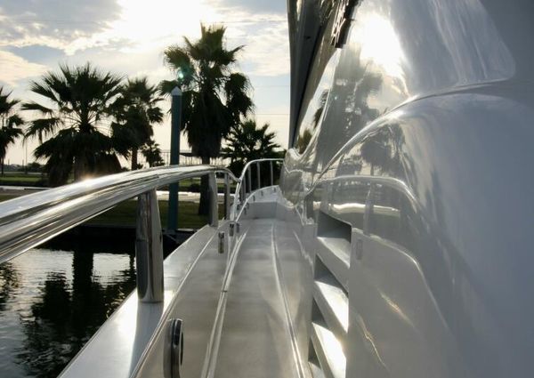 Lazzara 74 MOTOR YACHT image