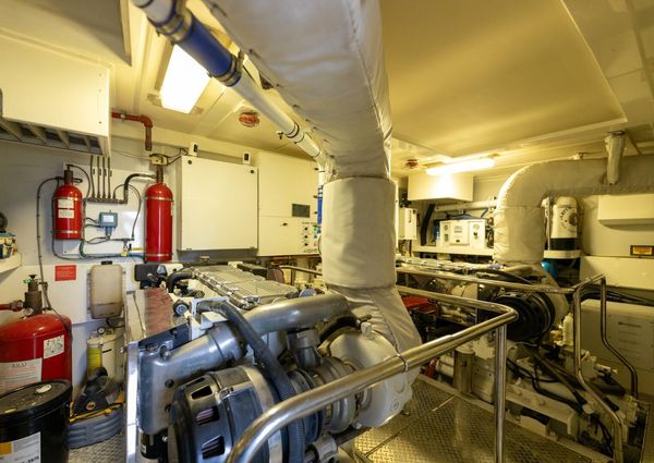 Lazzara 74 MOTOR YACHT image