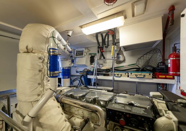 Lazzara 74 MOTOR YACHT image