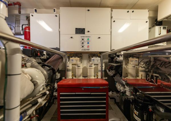 Lazzara 74 MOTOR YACHT image