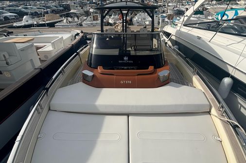 Invictus 370GT image