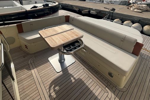 Invictus 370GT image