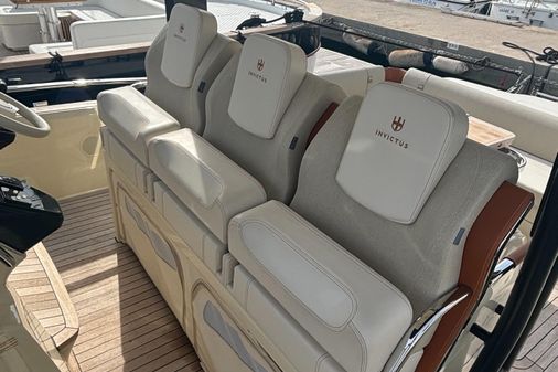 Invictus 370GT image