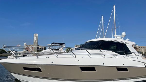 Cruisers Yachts 48 Cantius 