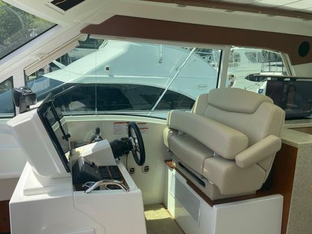 Cruisers Yachts 48 Cantius image