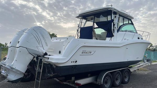 Boston-whaler 315-CONQUEST image